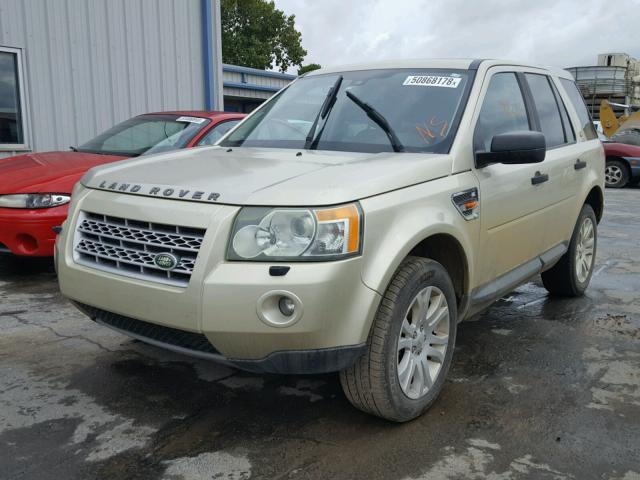 SALFP24NX8H031043 - 2008 LAND ROVER LR2 SE GOLD photo 2