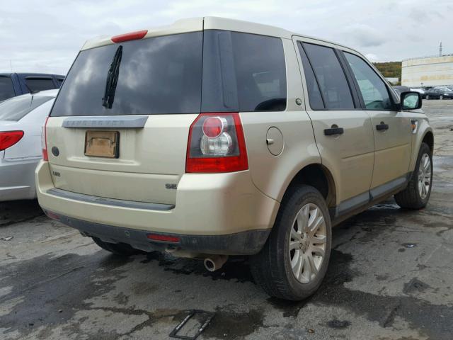 SALFP24NX8H031043 - 2008 LAND ROVER LR2 SE GOLD photo 4