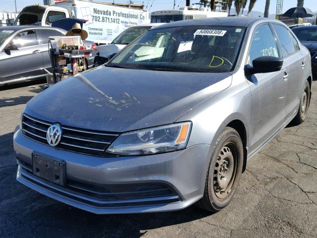 3VW1K7AJ0FM272338 - 2015 VOLKSWAGEN JETTA BASE Մոխրագույն լուսանկար 2