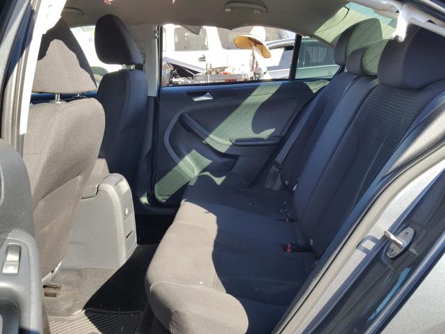 3VW1K7AJ0FM272338 - 2015 VOLKSWAGEN JETTA BASE Մոխրագույն լուսանկար 6