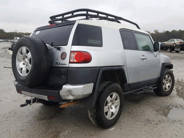 JTEBU11F270085418 - 2007 TOYOTA FJ CRUISER SILVER photo 4