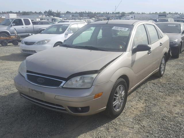 1FAFP34N16W126327 - 2006 FORD FOCUS ZX4 TAN photo 2