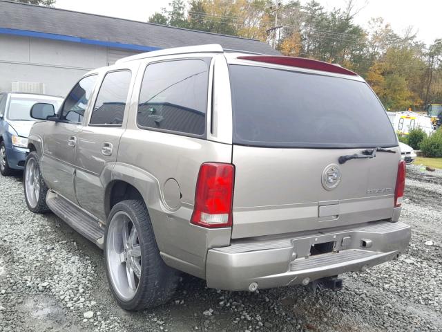 1GYEK63N22R274576 - 2002 CADILLAC ESCALADE L GOLD photo 3