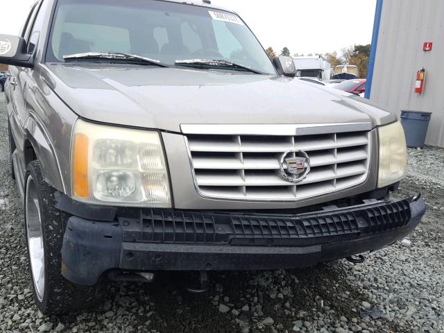 1GYEK63N22R274576 - 2002 CADILLAC ESCALADE L GOLD photo 9