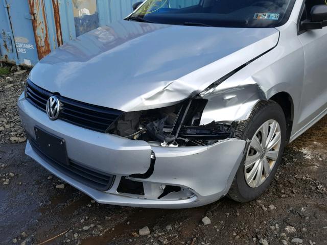 3VW1K7AJ5DM430718 - 2013 VOLKSWAGEN JETTA BASE SILVER photo 9