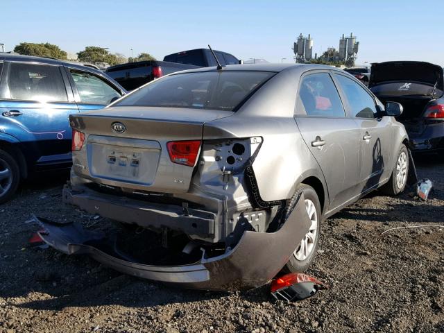 KNAFU4A21D5655022 - 2013 KIA FORTE EX GRAY photo 4