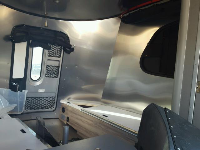 1SMG4DC17JJ203877 - 2018 AIRS TRAVELTRAI SILVER photo 6