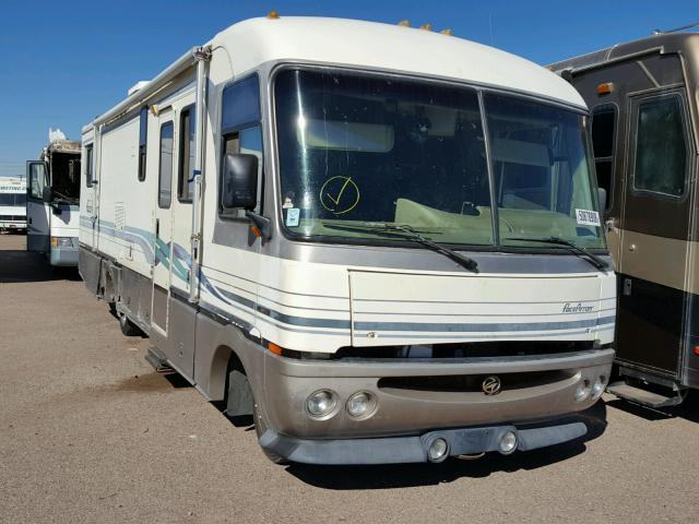 1GBKP37N5R3327209 - 1995 PACE MOTORHOME TWO TONE photo 1