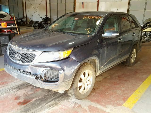 5XYKTCA66CG208175 - 2012 KIA SORENTO BASE  photo 2