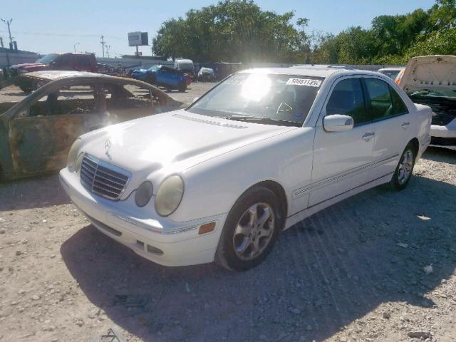 WDBJF65J82B472184 - 2002 MERCEDES-BENZ E 320 WHITE photo 2