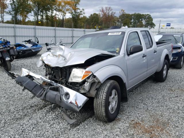 1N6AD09U17C403683 - 2007 NISSAN FRONTIER C SILVER photo 2