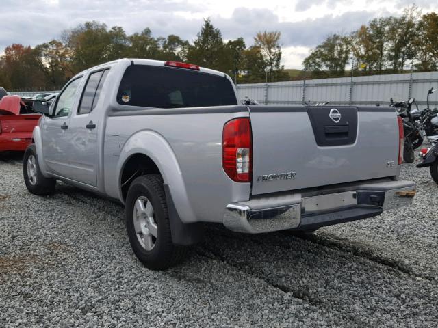 1N6AD09U17C403683 - 2007 NISSAN FRONTIER C SILVER photo 3