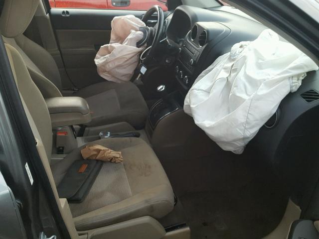 1J4NT1FB8BD245226 - 2011 JEEP COMPASS SP 灰色 照片 5