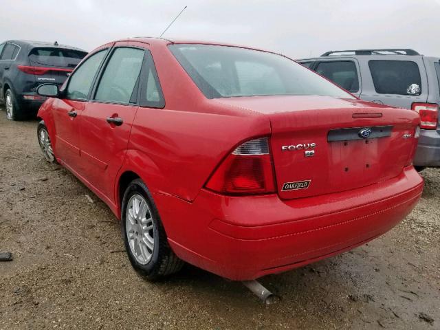 1FAFP34N05W289856 - 2005 FORD FOCUS ZX4 RED photo 3