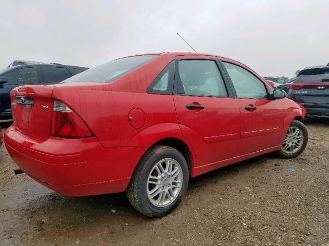 1FAFP34N05W289856 - 2005 FORD FOCUS ZX4 RED photo 4