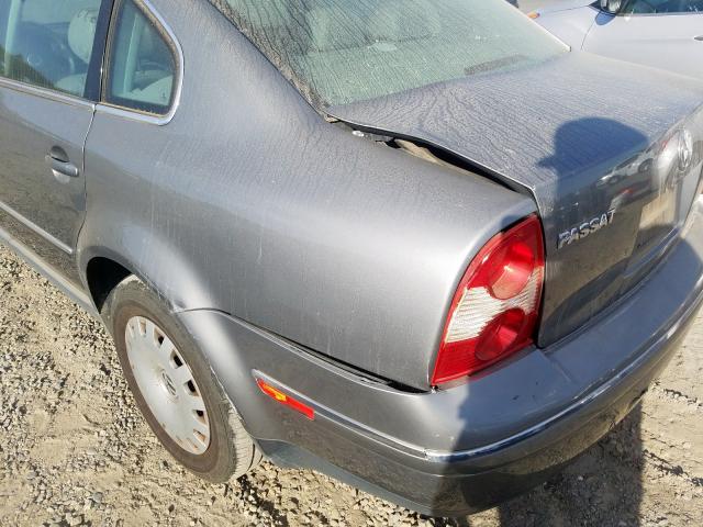 WVWMD63B75P005037 - 2005 VOLKSWAGEN PASSAT GL GRAY photo 9