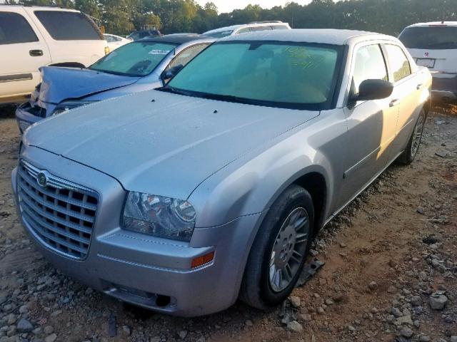 2C3JA43R35H640553 - 2005 CHRYSLER 300 SILVER photo 2