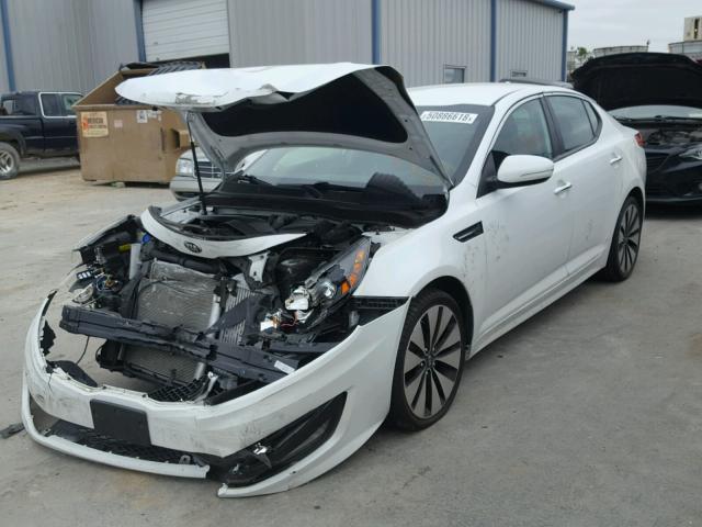 5XXGR4A62DG108185 - 2013 KIA OPTIMA SX WHITE photo 2