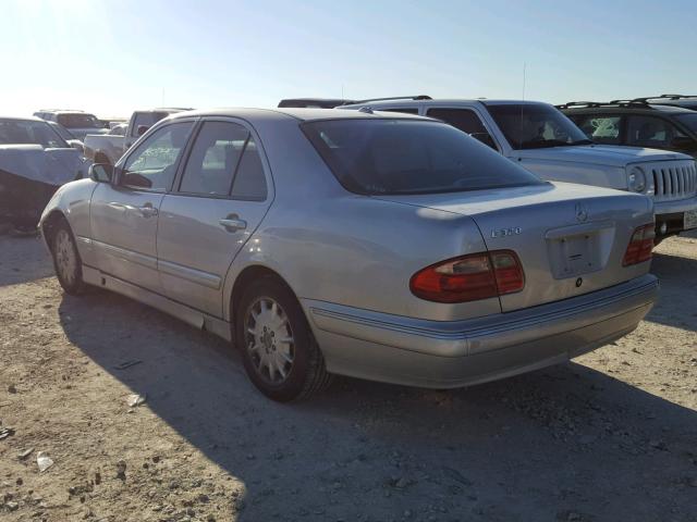 WDBJF65J41B223895 - 2001 MERCEDES-BENZ E 320 SILVER photo 3