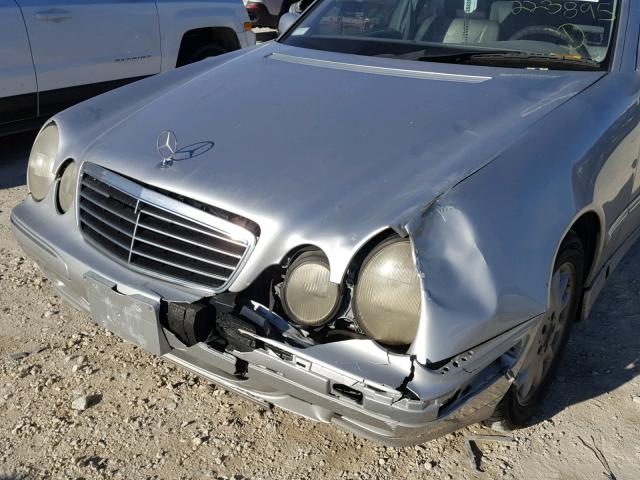 WDBJF65J41B223895 - 2001 MERCEDES-BENZ E 320 SILVER photo 9