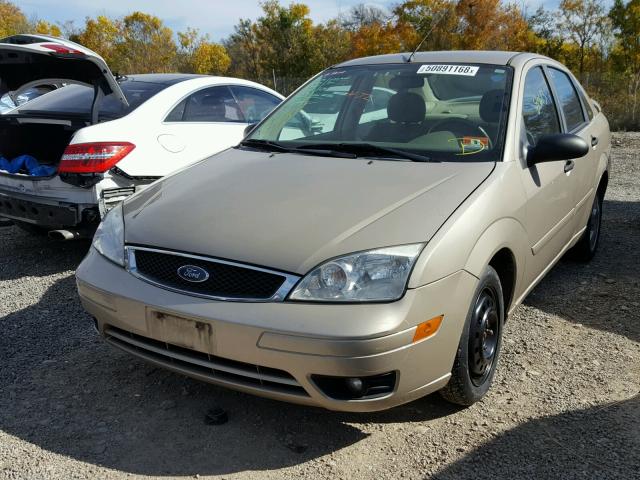 1FAHP34N27W290762 - 2007 FORD FOCUS ZX4 TAN photo 2