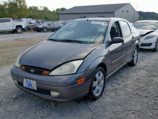1FAFP38362W200098 - 2002 FORD FOCUS ZTS GRAY photo 2