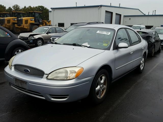 1FAFP55U04G120933 - 2004 FORD TAURUS SES SILVER photo 2