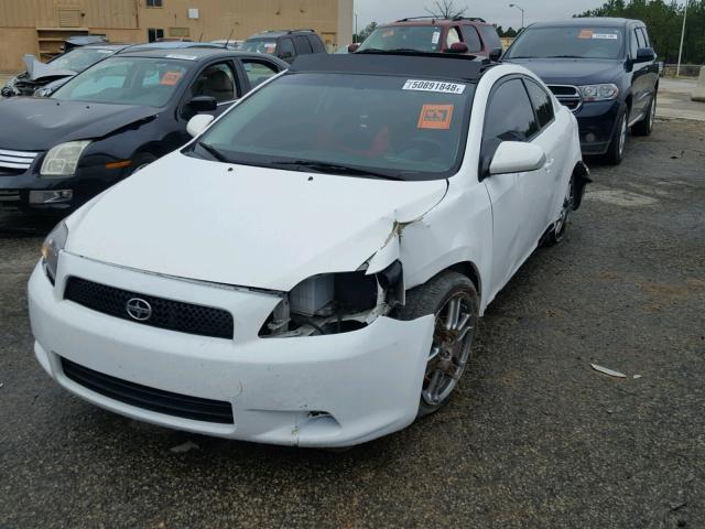 JTKDE167X90288550 - 2009 TOYOTA SCION TC WHITE photo 2