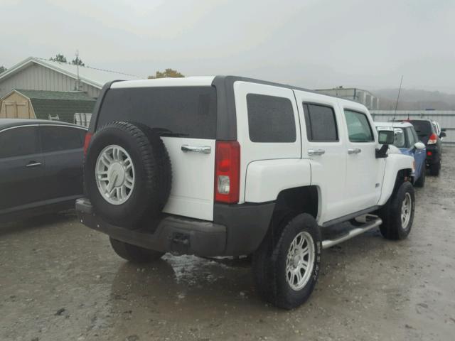 5GTEN13E488173904 - 2008 HUMMER H3 WHITE photo 4