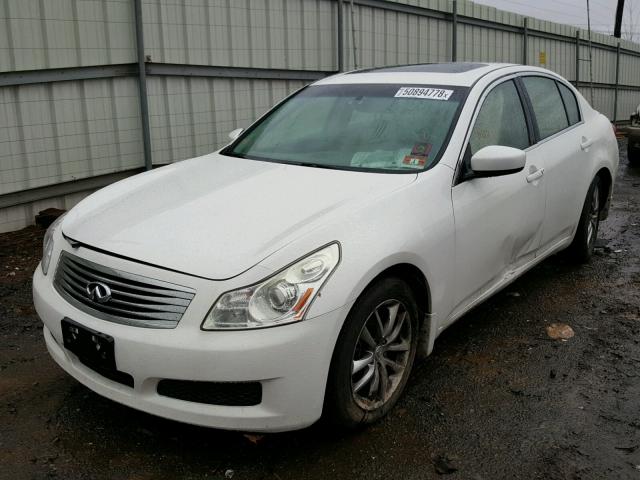 JNKCV61F29M363652 - 2009 INFINITI G37 WHITE photo 2