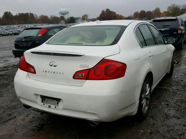 JNKCV61F29M363652 - 2009 INFINITI G37 WHITE photo 4