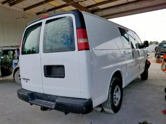 1GCFG15X281158640 - 2008 CHEVROLET EXPRESS G1 WHITE photo 4