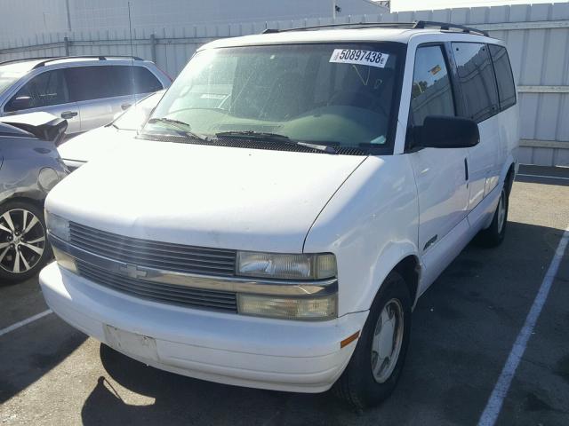 1GNDM19W3YB113175 - 2000 CHEVROLET ASTRO WHITE photo 2