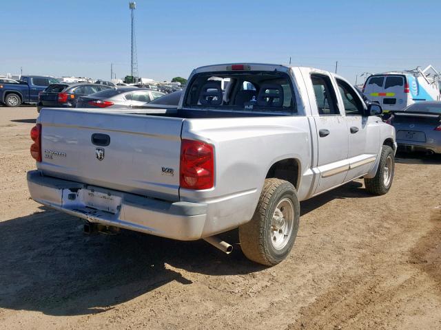 1D7HE48N95S272947 - 2005 DODGE DAKOTA QUA SILVER photo 4