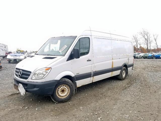 WD3PE8CB1B5586560 - 2011 MERCEDES-BENZ SPRINTER 2 WHITE photo 2