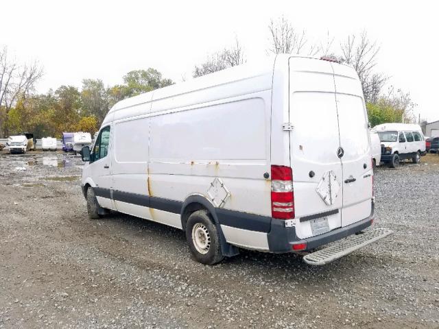 WD3PE8CB1B5586560 - 2011 MERCEDES-BENZ SPRINTER 2 WHITE photo 3