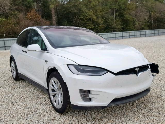 5YJXCBE28JF087905 - 2018 TESLA MODEL X WHITE photo 1