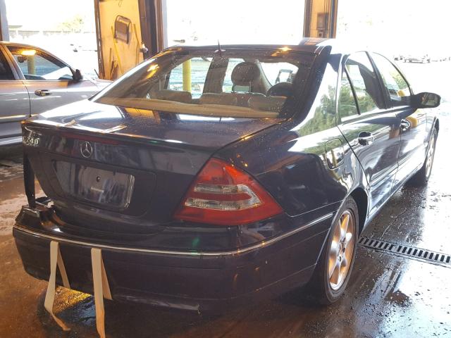 WDBRF61J02F190185 - 2002 MERCEDES-BENZ C 240 BLUE photo 4