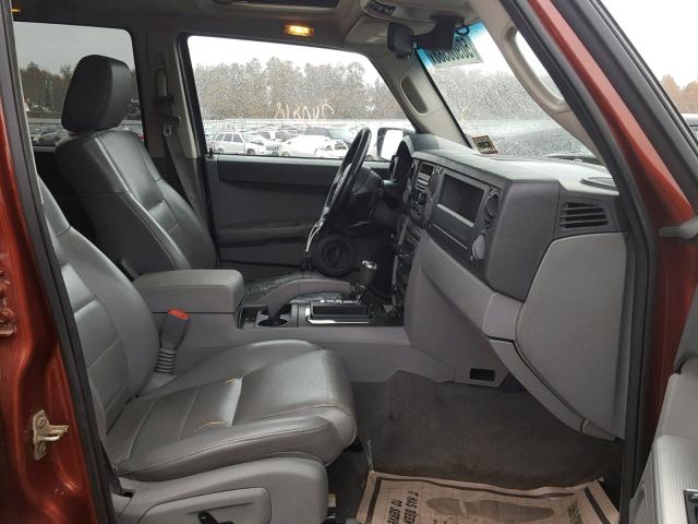 1J8HG48KX6C369069 - 2006 JEEP COMMANDER BURGUNDY photo 5