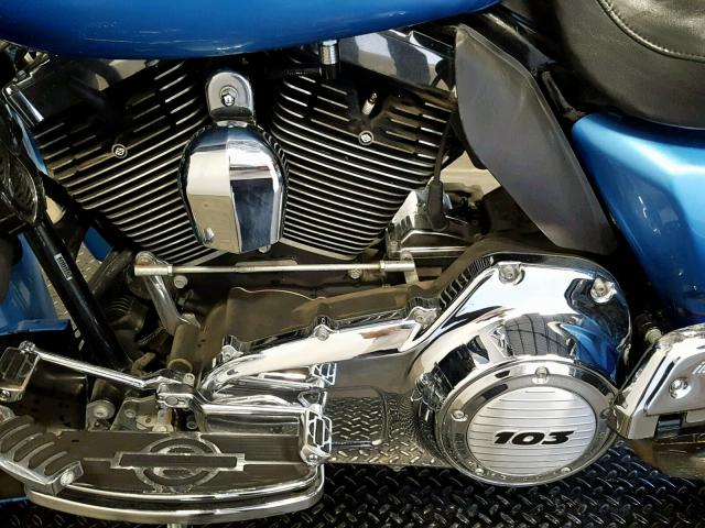 1HD1KGM10BB630701 - 2011 HARLEY-DAVIDSON FLTRU BLUE photo 6