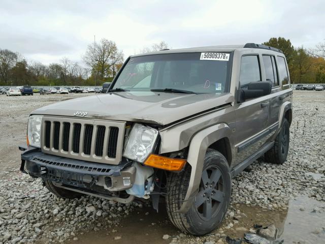 1J8HH48K96C136619 - 2006 JEEP COMMANDER BROWN photo 2