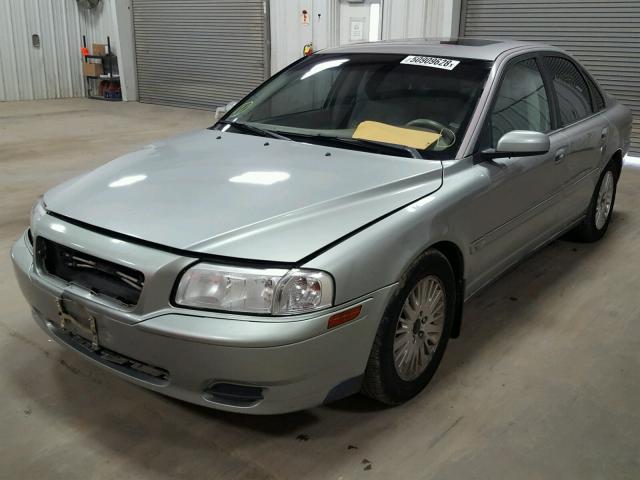 YV1TS92D741362123 - 2004 VOLVO S80 SILVER photo 2