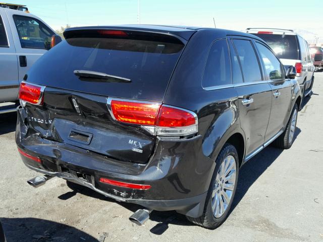 2LMDJ8JK7FBL31792 - 2015 LINCOLN MKX BLACK photo 4