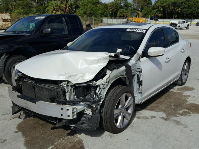 19VDE1F77DE018434 - 2013 ACURA ILX 20 TEC WHITE photo 2