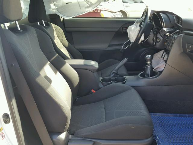 JTKJF5C70D3062729 - 2013 TOYOTA SCION TC 白色 照片 5