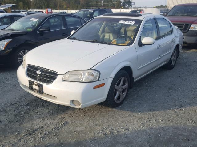 JN1CA31D11T800869 - 2001 NISSAN MAXIMA GXE WHITE photo 2