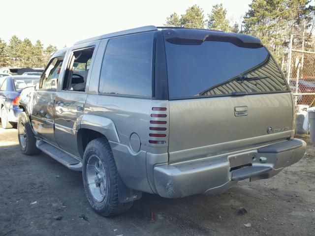 1GYEK13R9YR121658 - 2000 CADILLAC ESCALADE GRAY photo 3