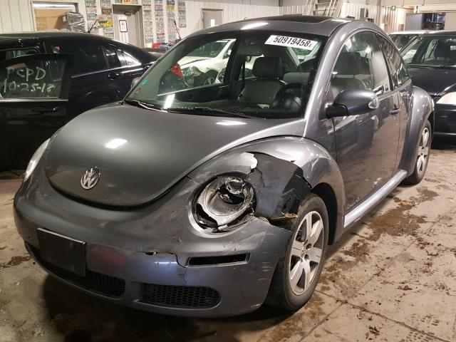 3VWRW31C36M410701 - 2006 VOLKSWAGEN NEW BEETLE GRAY photo 2