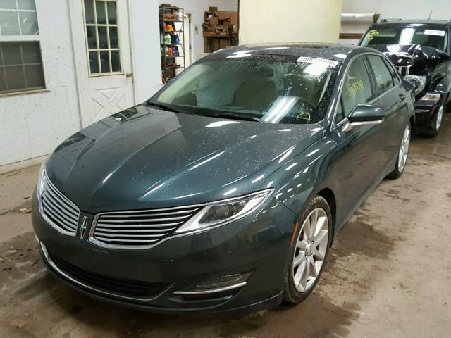 3LN6L2J91FR602856 - 2015 LINCOLN MKZ GREEN photo 2