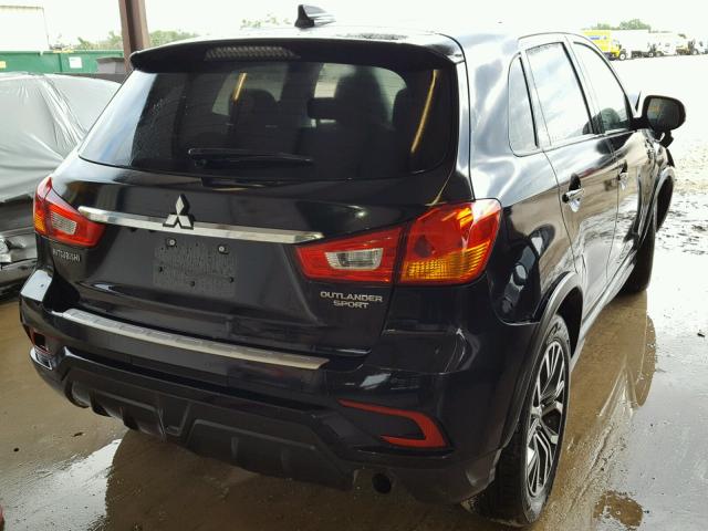 JA4AP3AU4JZ002182 - 2018 MITSUBISHI OUTLANDER BLACK photo 4